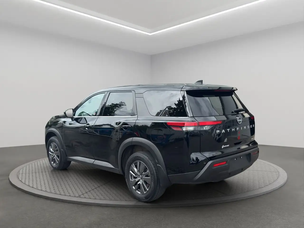 Nissan Pathfinder снимка Nissan Pathfinder