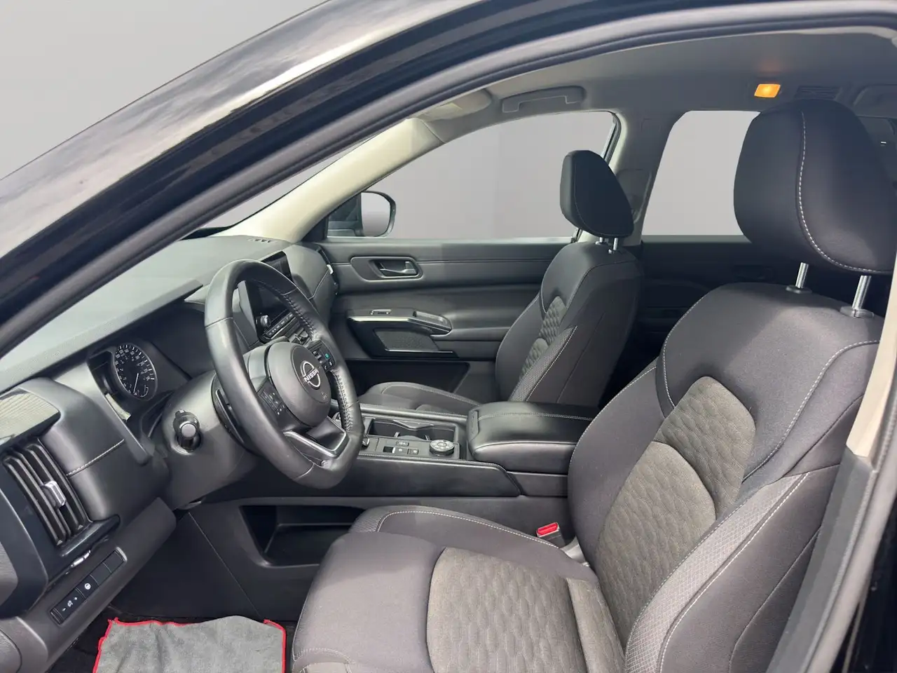 Nissan Pathfinder снимка Nissan Pathfinder