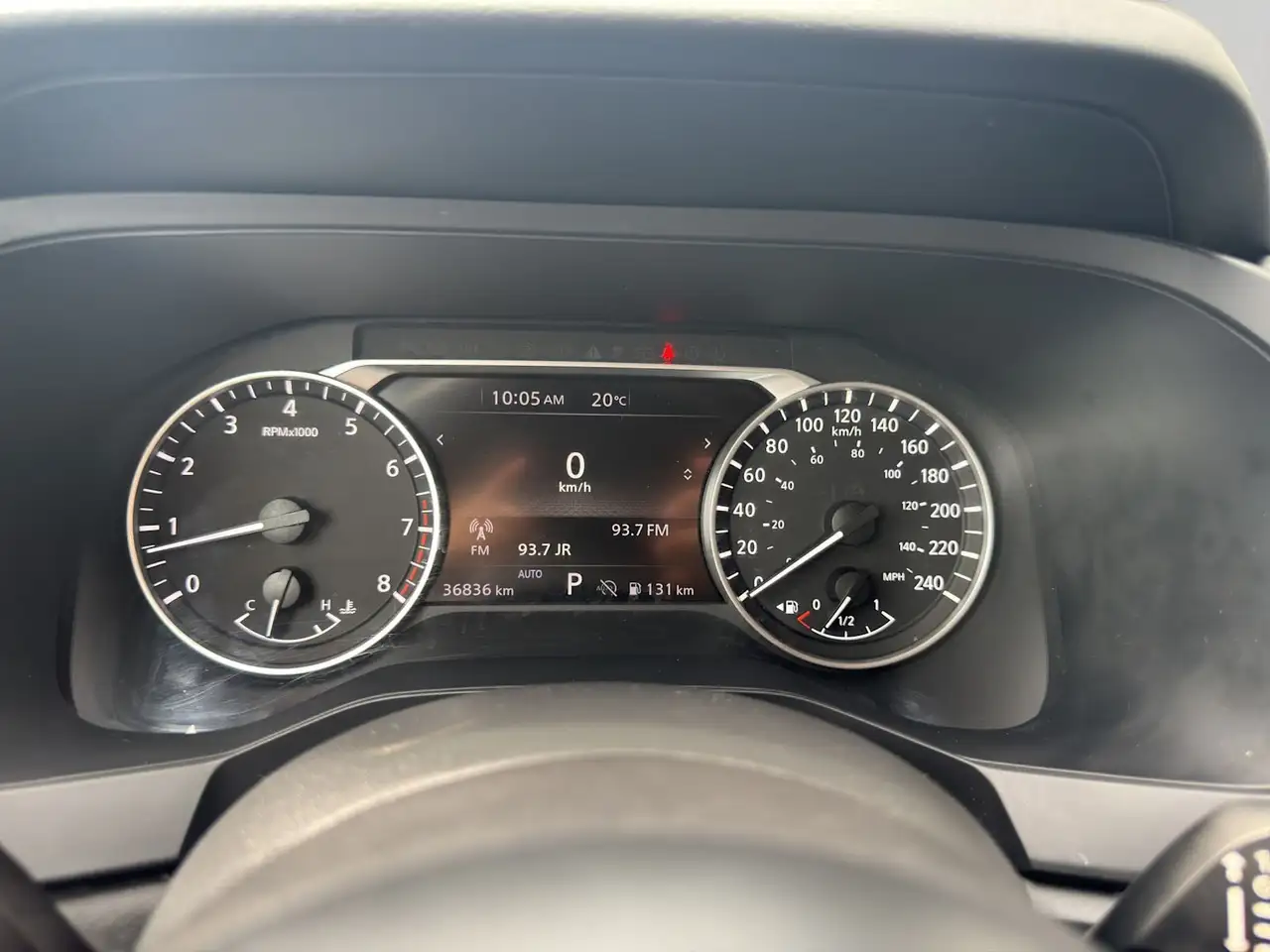 Nissan Pathfinder снимка Nissan Pathfinder