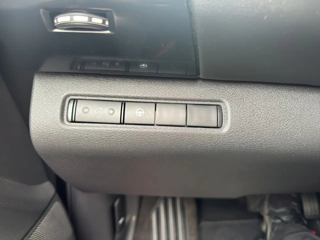 Nissan Pathfinder снимка Nissan Pathfinder