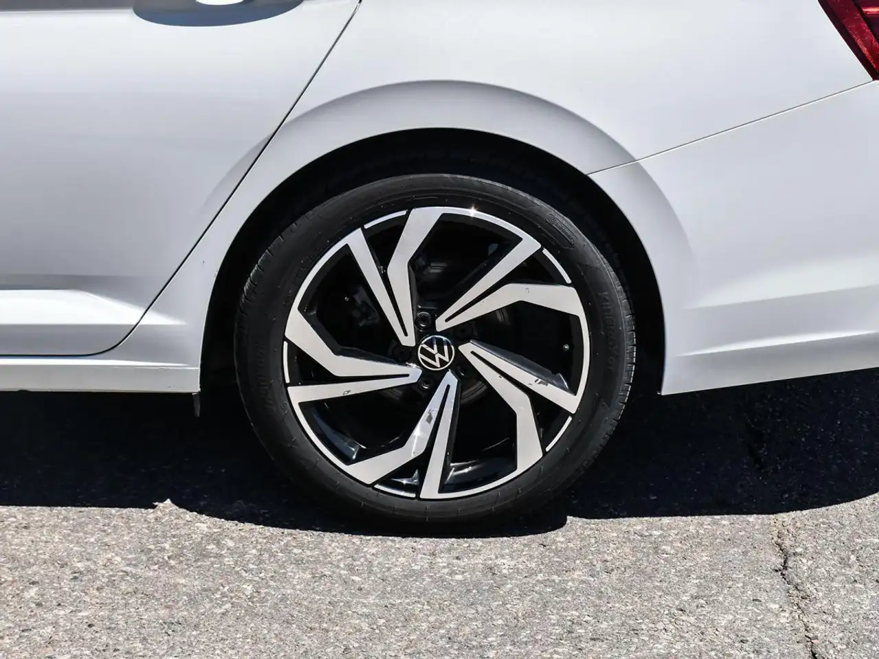 Volkswagen Jetta photo Volkswagen Jetta