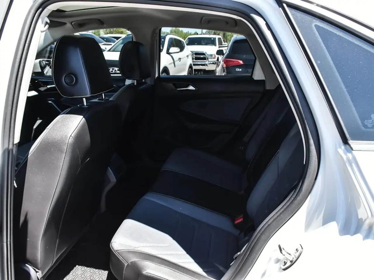 Volkswagen Jetta photo Volkswagen Jetta