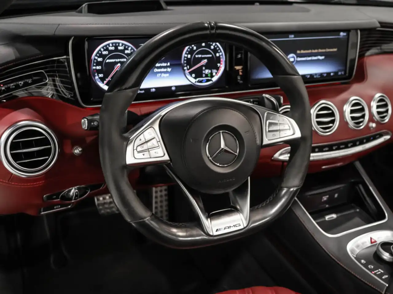 Mercedes-Benz S-Class снимка Mercedes-Benz S-Class
