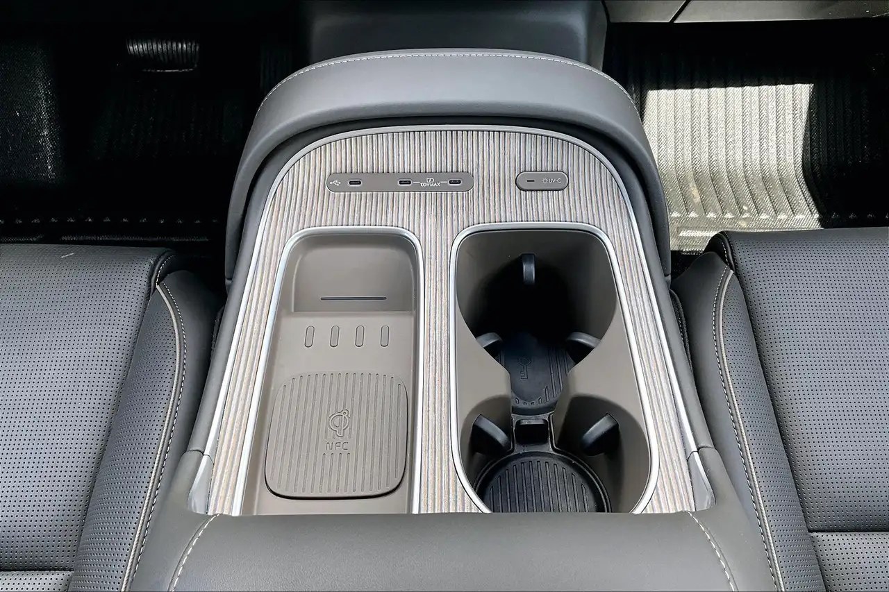 Hyundai PALISADE Hybrid снимка Hyundai PALISADE Hybrid