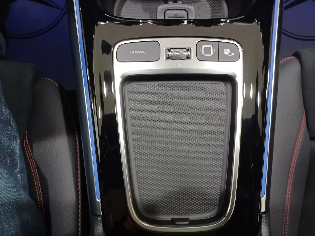 Mercedes-Benz GLA снимка Mercedes-Benz GLA