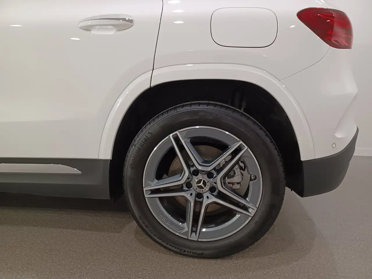 Mercedes-Benz GLA снимка Mercedes-Benz GLA