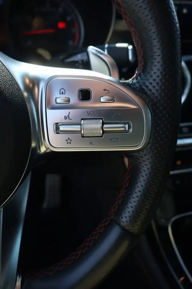 Mercedes-Benz GLC снимка Mercedes-Benz GLC