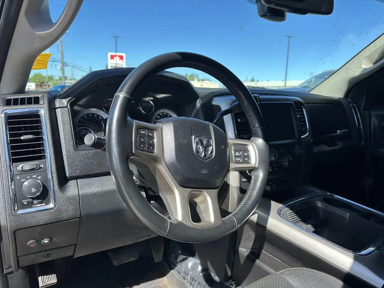 RAM 2500 снимка RAM 2500