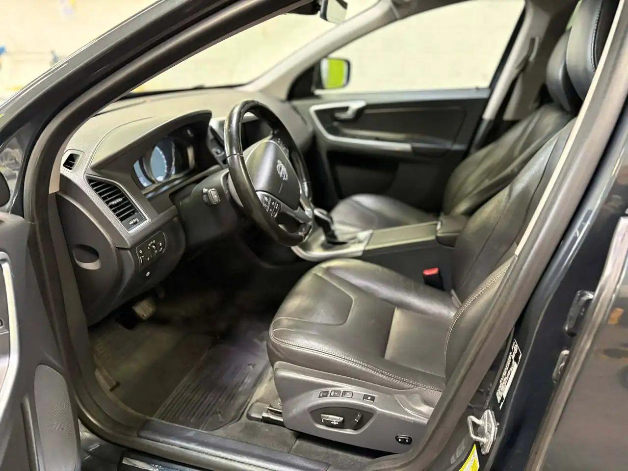 Volvo XC60 photo Volvo XC60