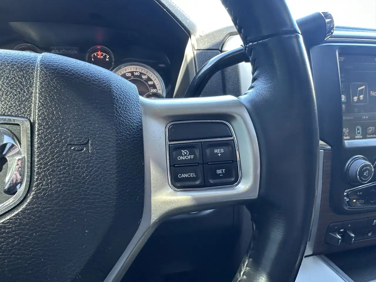 RAM 2500 снимка RAM 2500