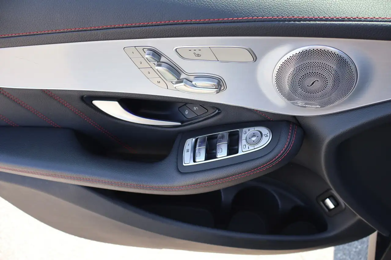 Mercedes-Benz GLC снимка Mercedes-Benz GLC