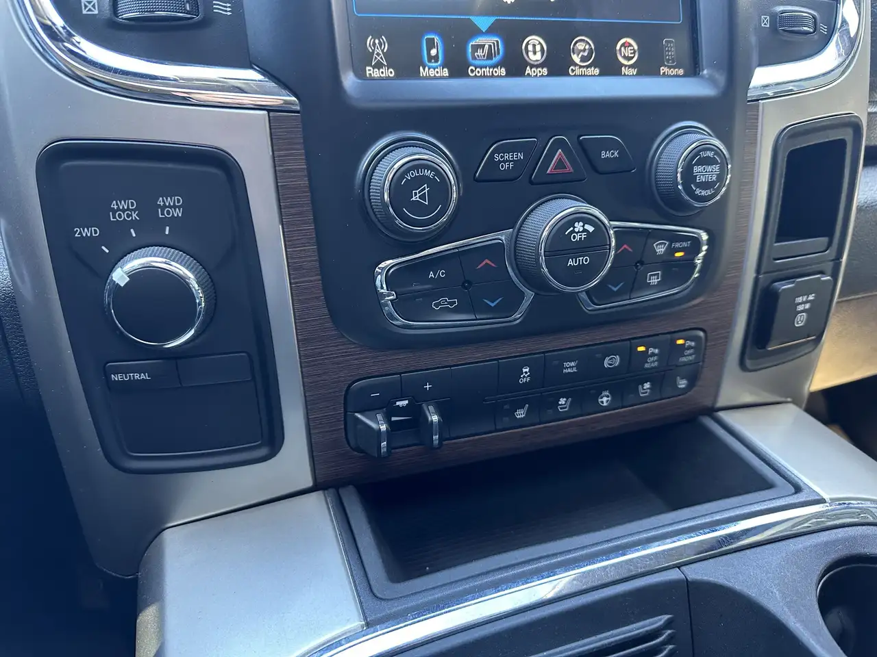 RAM 2500 снимка RAM 2500