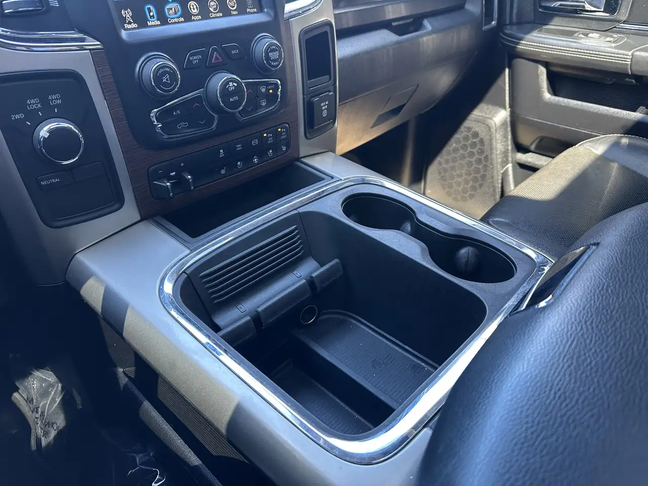 RAM 2500 снимка RAM 2500