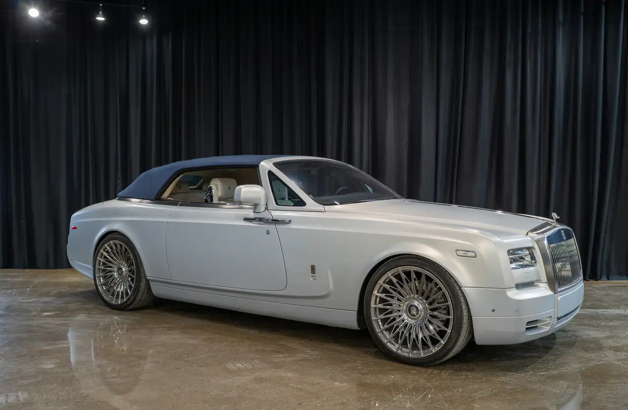 Rolls-Royce Phantom снимка Rolls-Royce Phantom