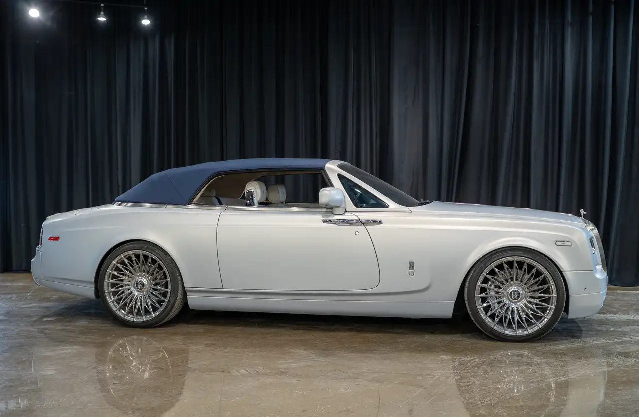 Rolls-Royce Phantom снимка Rolls-Royce Phantom