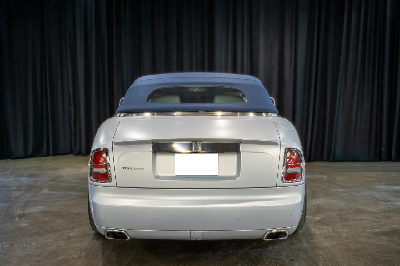 Rolls-Royce Phantom снимка Rolls-Royce Phantom