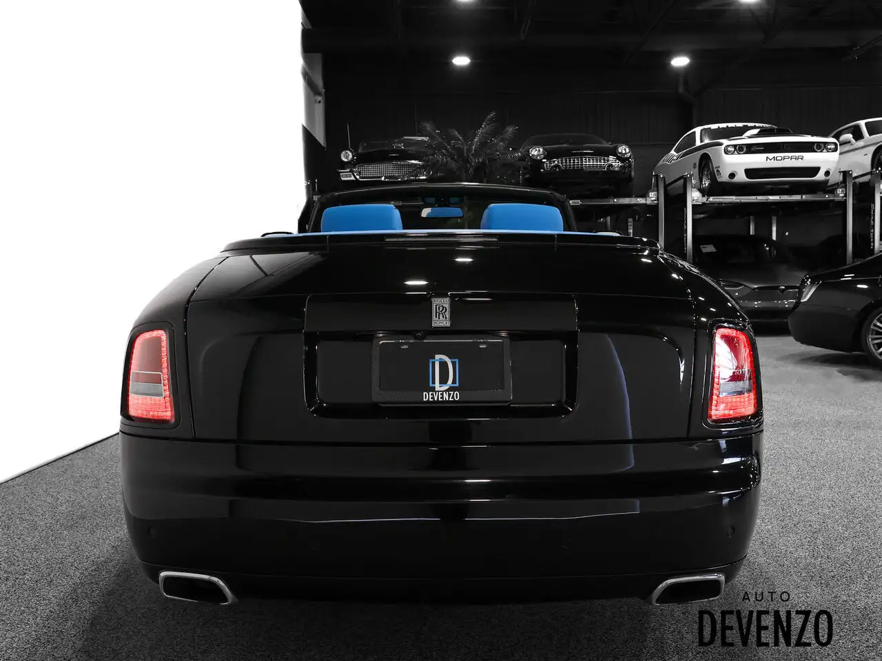 Rolls-Royce Phantom снимка Rolls-Royce Phantom