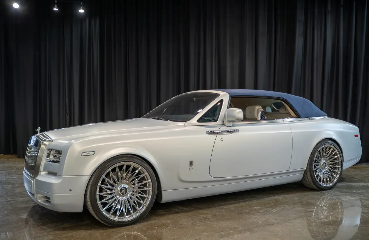 Rolls-Royce Phantom снимка Rolls-Royce Phantom