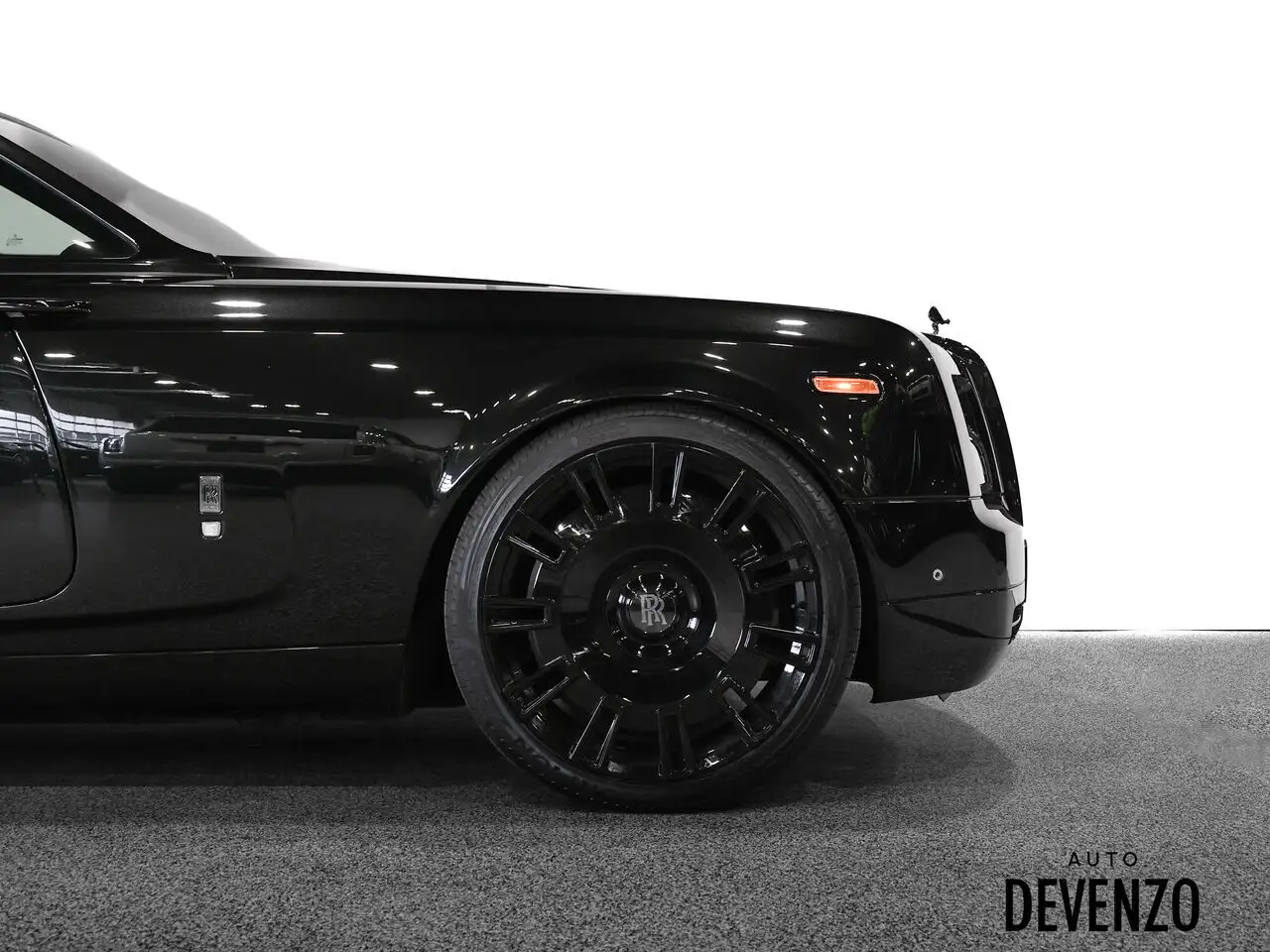 Rolls-Royce Phantom снимка Rolls-Royce Phantom
