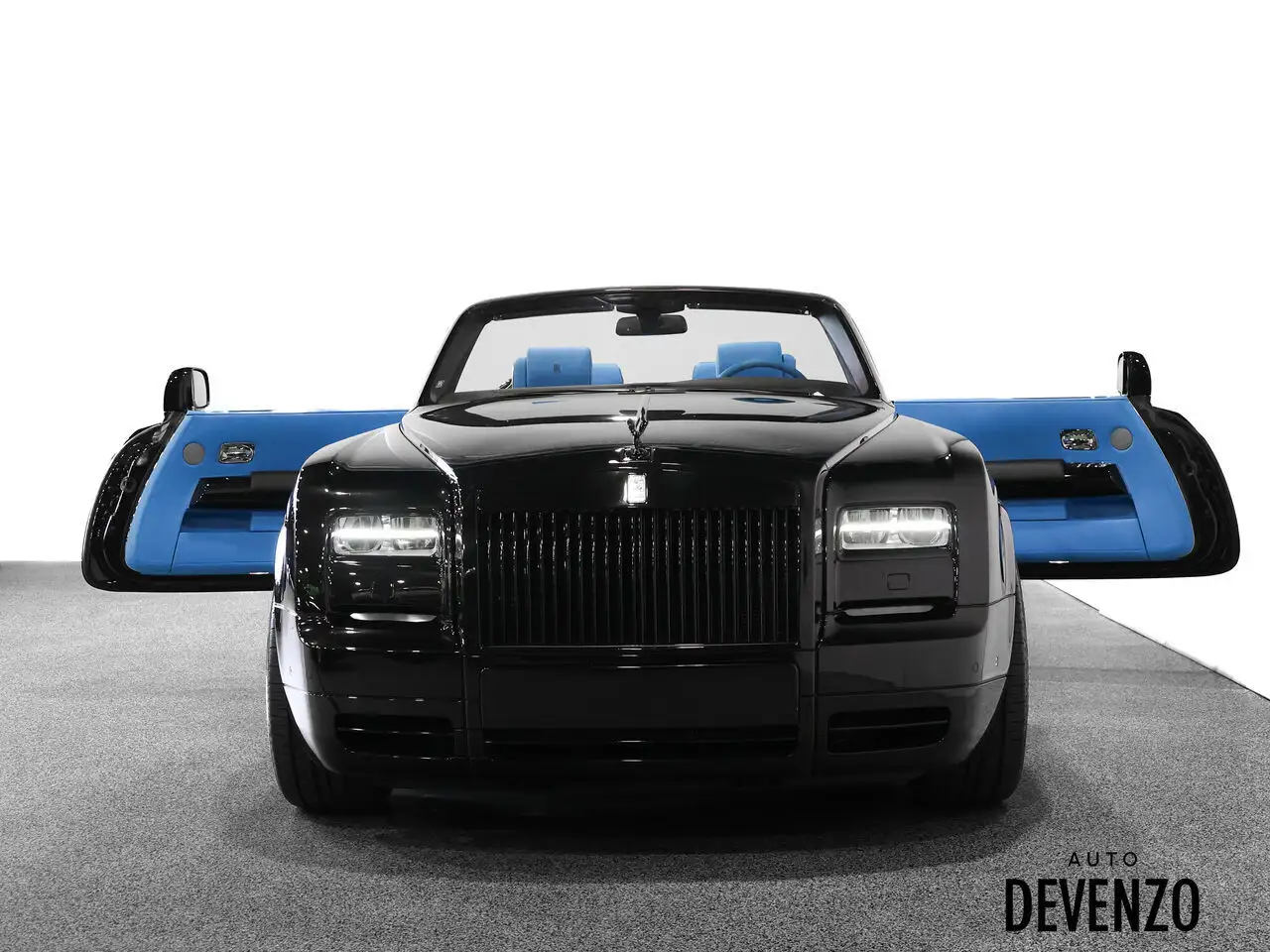 Rolls-Royce Phantom снимка Rolls-Royce Phantom