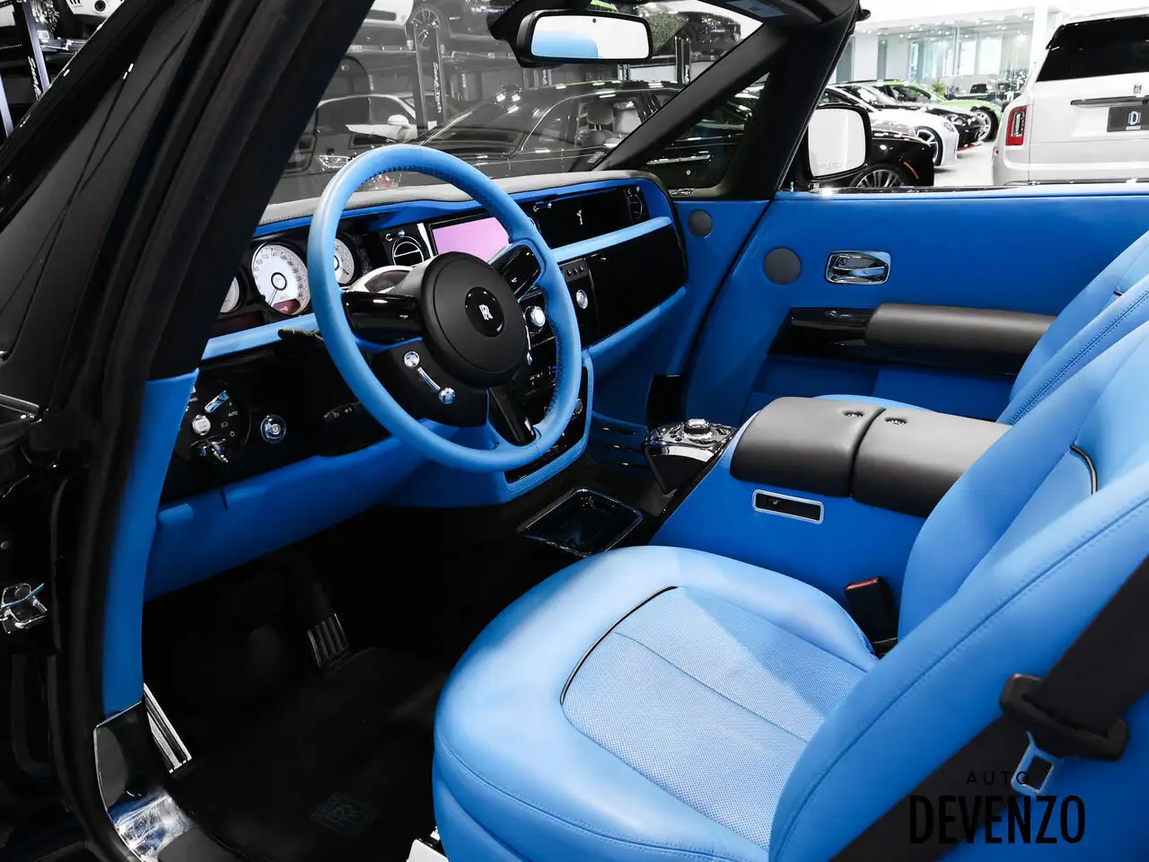 Rolls-Royce Phantom снимка Rolls-Royce Phantom