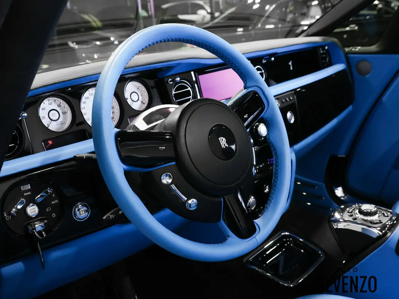 Rolls-Royce Phantom снимка Rolls-Royce Phantom
