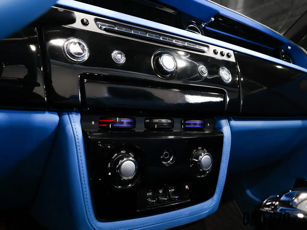 Rolls-Royce Phantom снимка Rolls-Royce Phantom