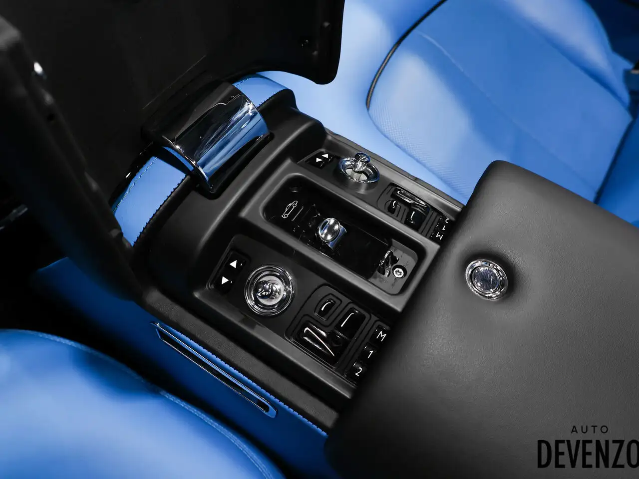 Rolls-Royce Phantom снимка Rolls-Royce Phantom
