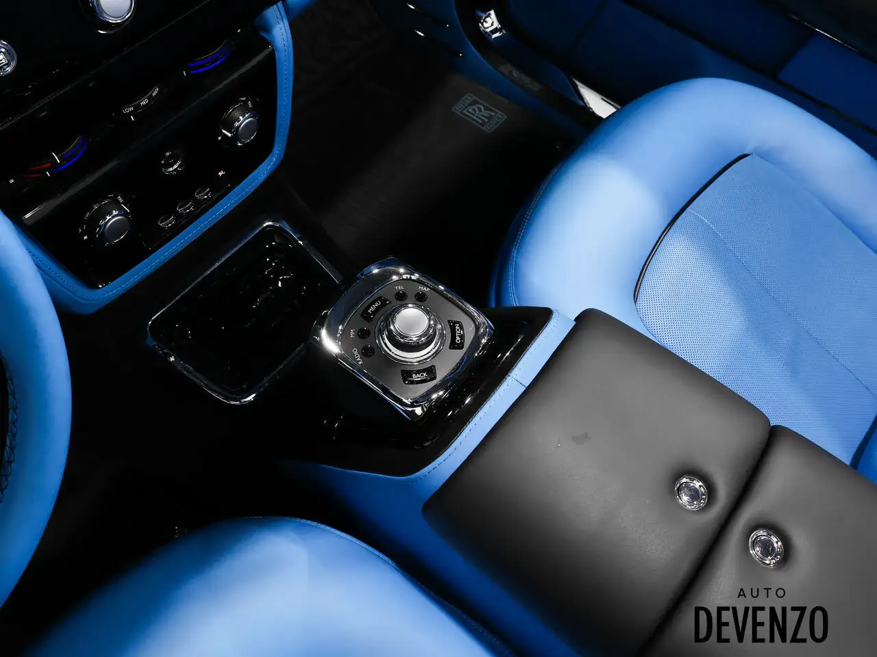 Rolls-Royce Phantom снимка Rolls-Royce Phantom
