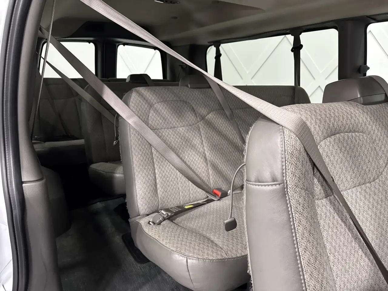 GMC Savana снимка GMC Savana