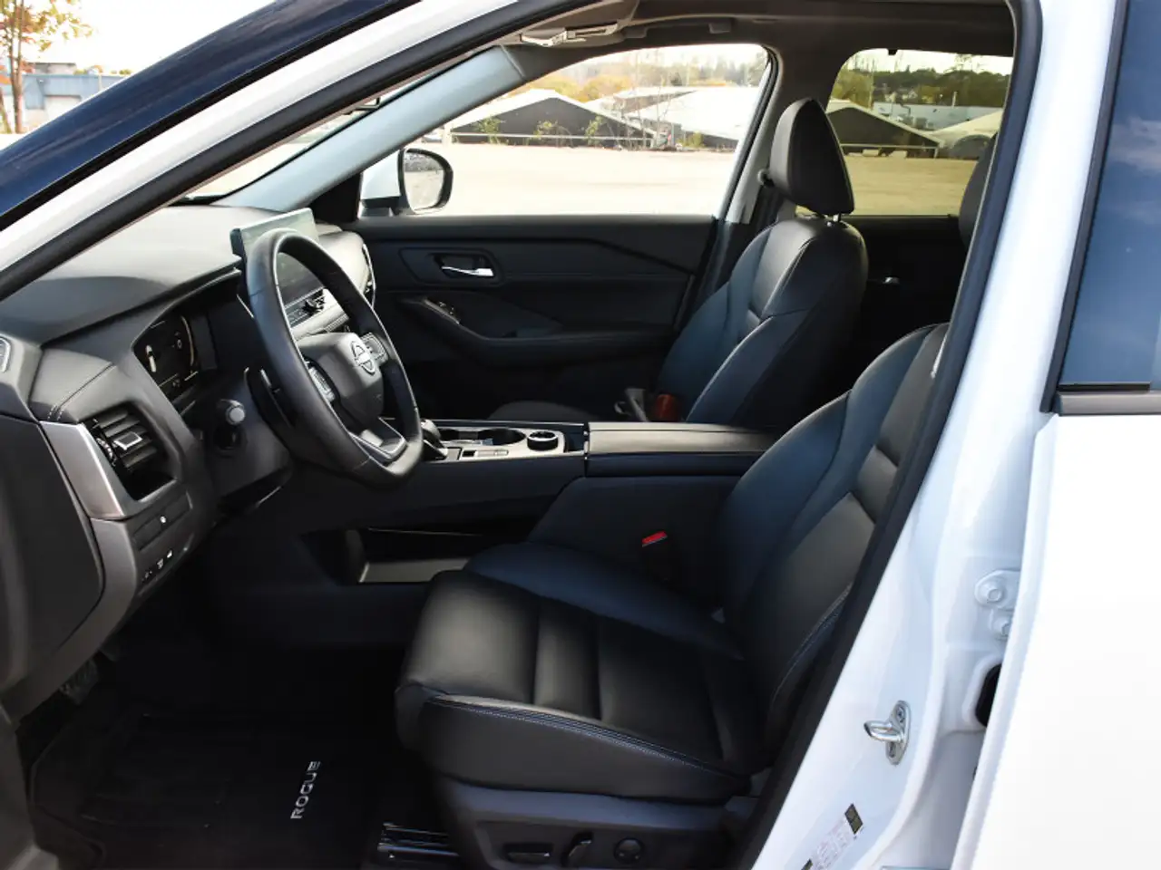Nissan Rogue fotografie Nissan Rogue