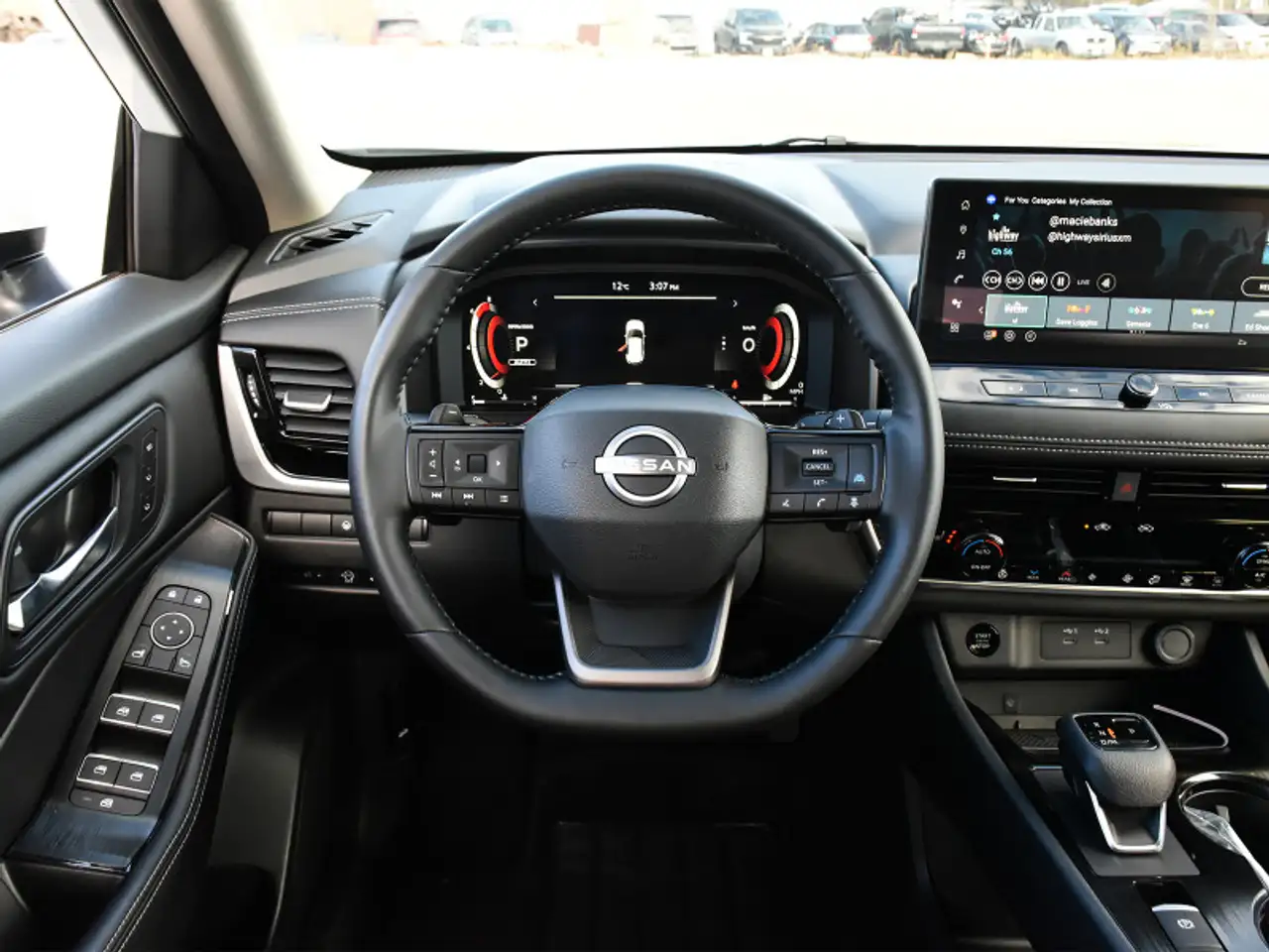 Nissan Rogue fotografie Nissan Rogue
