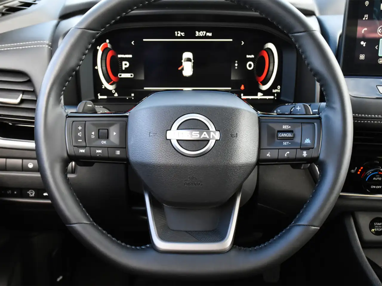 Nissan Rogue fotografie Nissan Rogue