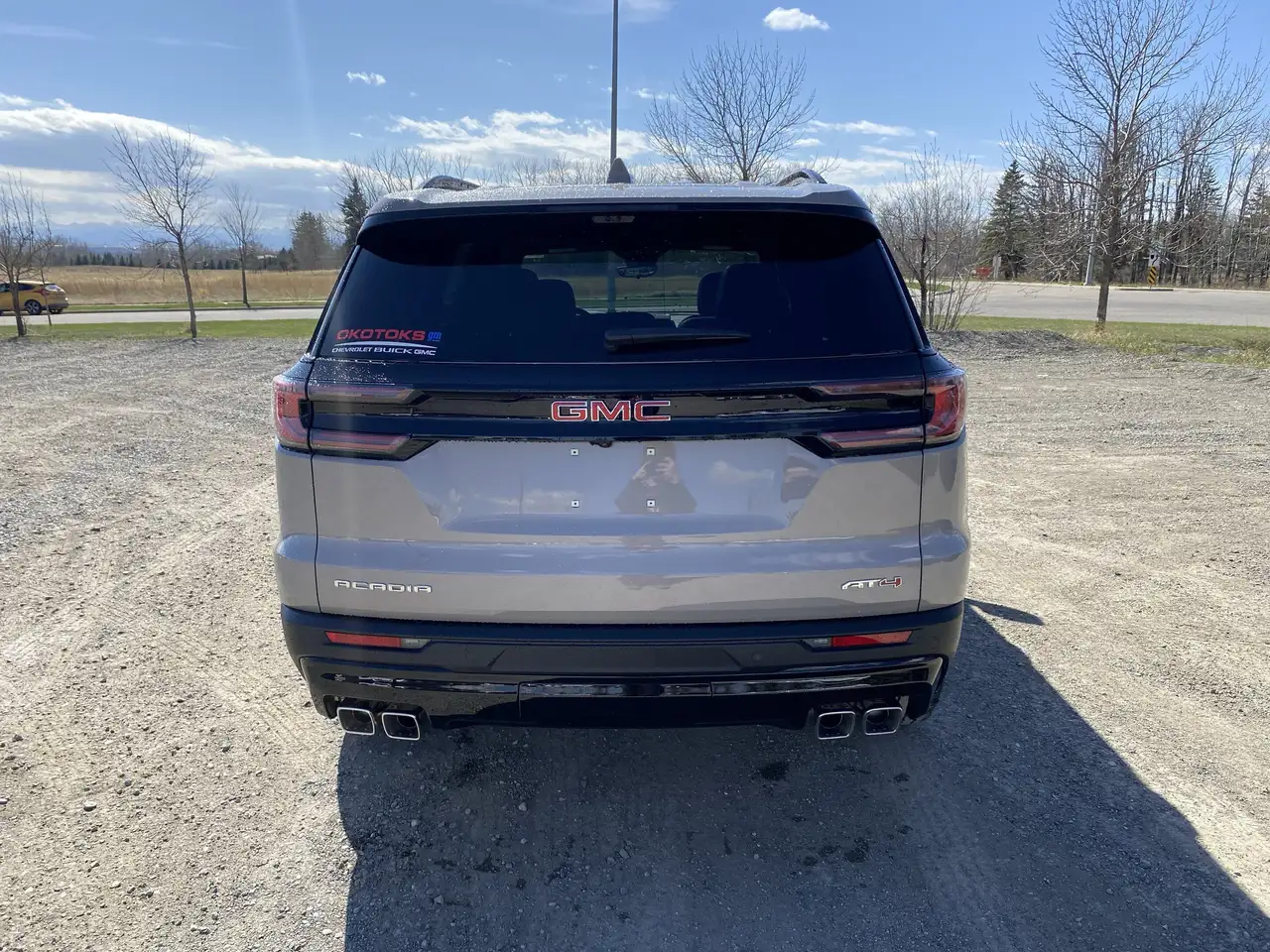 GMC Acadia снимка GMC Acadia