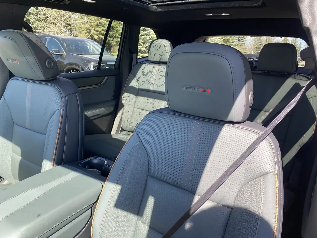 GMC Acadia снимка GMC Acadia