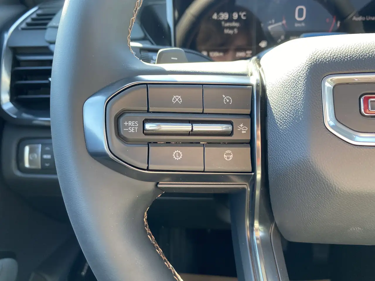 GMC Acadia снимка GMC Acadia