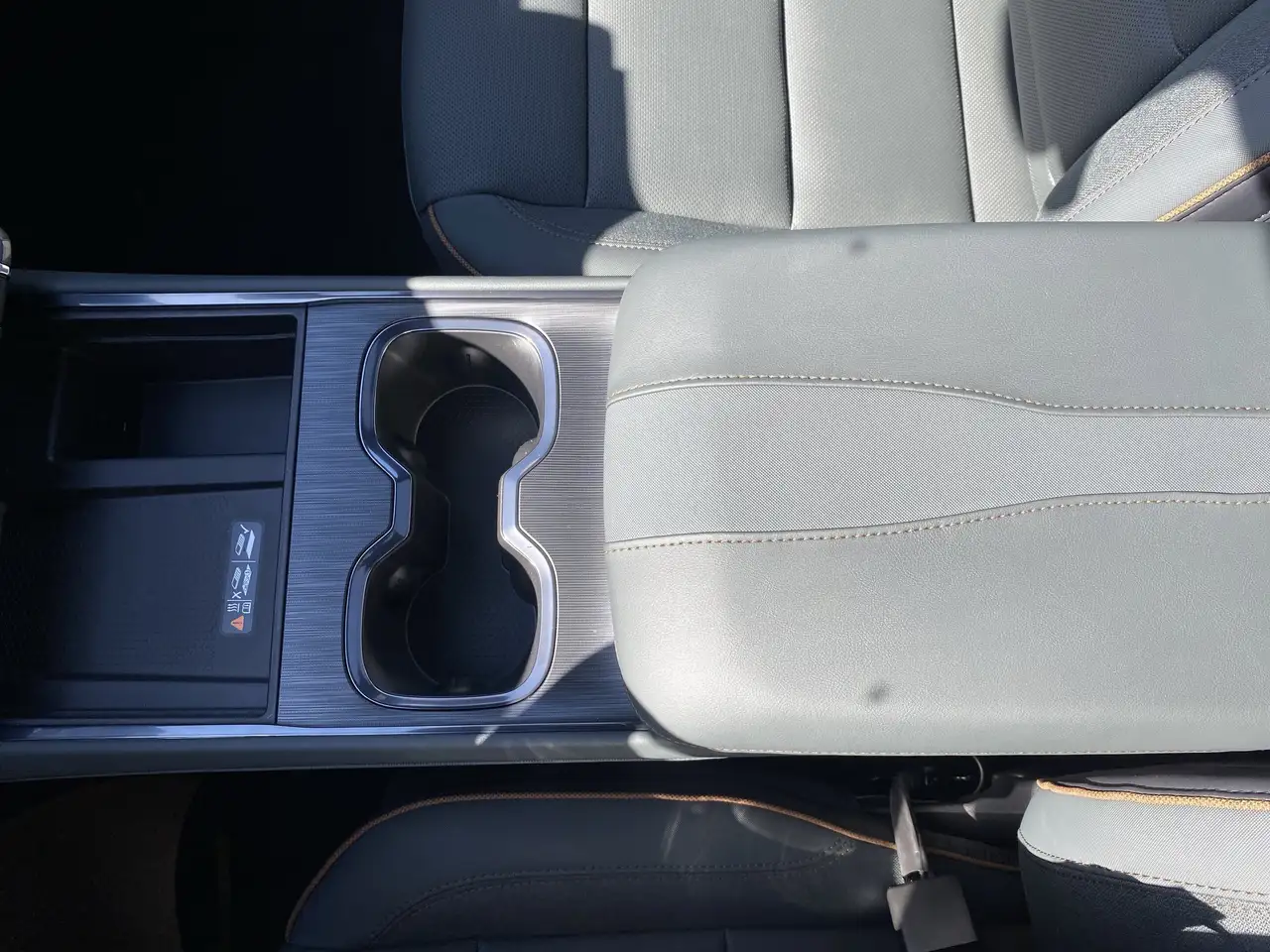 GMC Acadia снимка GMC Acadia