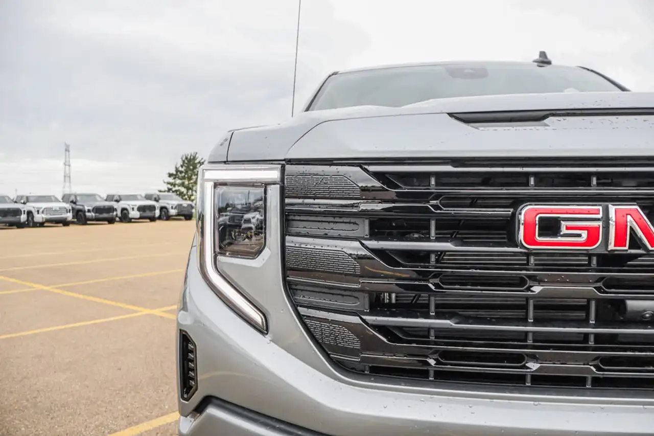 GMC Sierra 1500 снимка GMC Sierra 1500