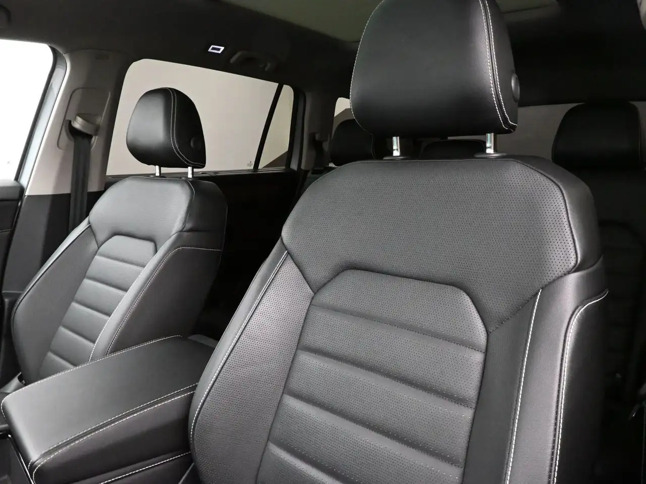 Volkswagen Atlas photo Volkswagen Atlas