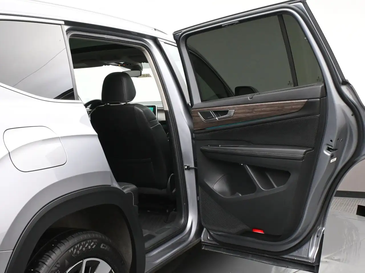 Volkswagen Atlas photo Volkswagen Atlas