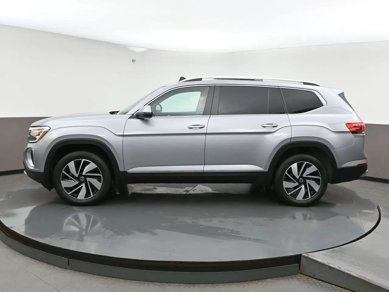 Volkswagen Atlas photo Volkswagen Atlas