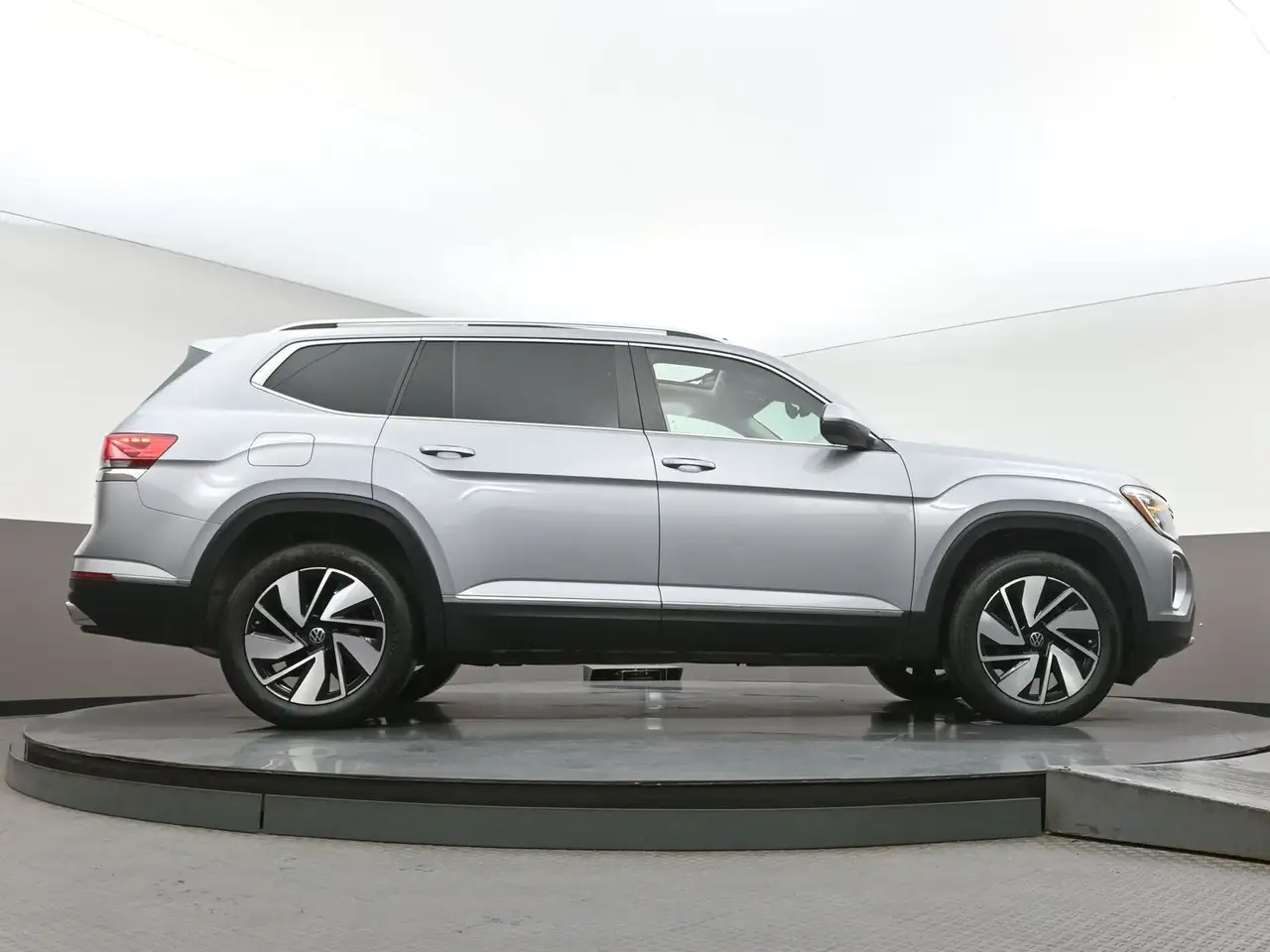 Volkswagen Atlas photo Volkswagen Atlas