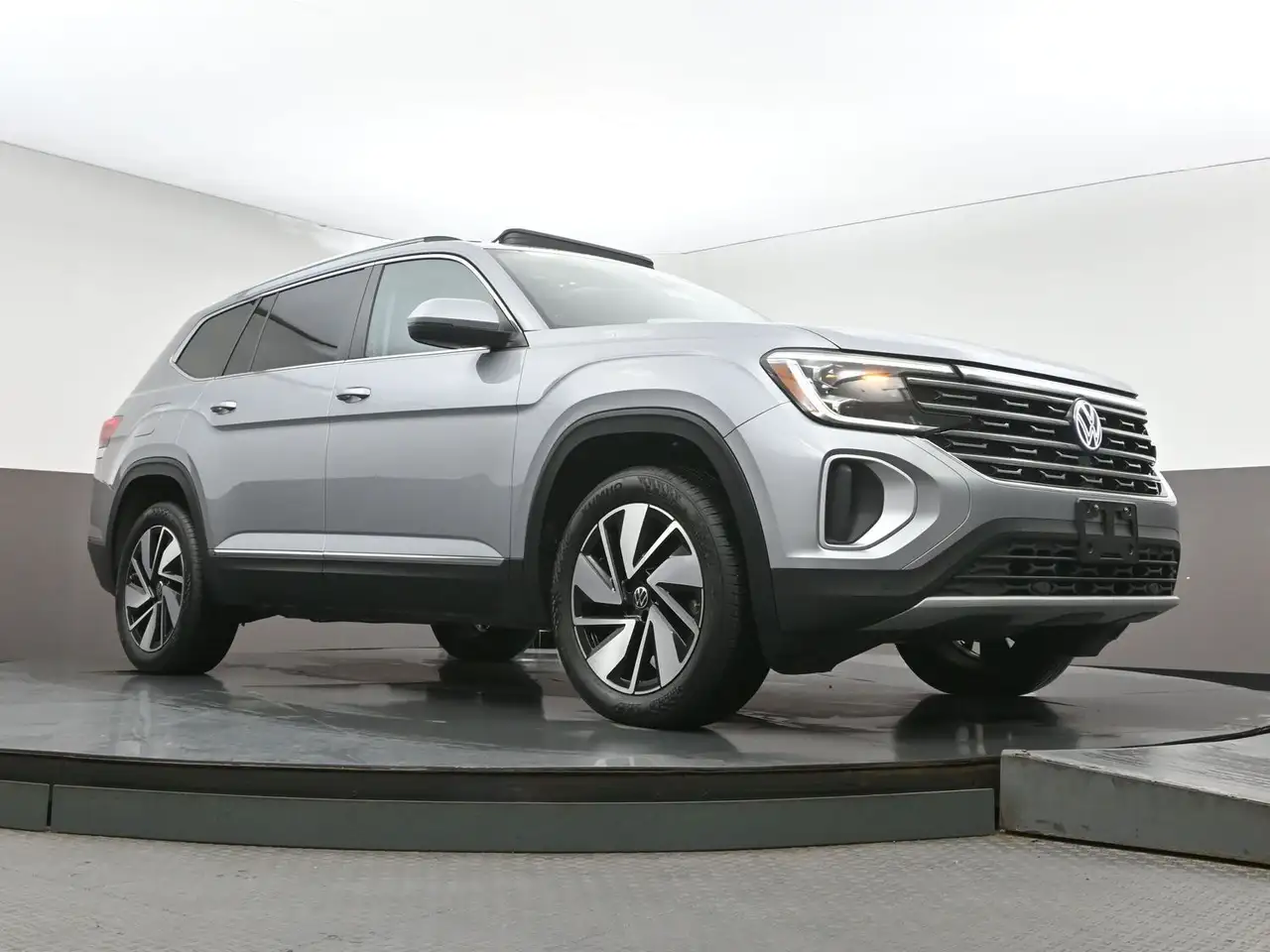 Volkswagen Atlas photo Volkswagen Atlas