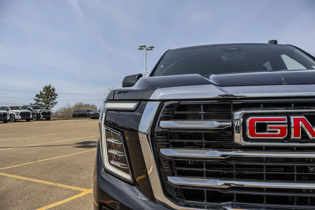 GMC Yukon снимка GMC Yukon