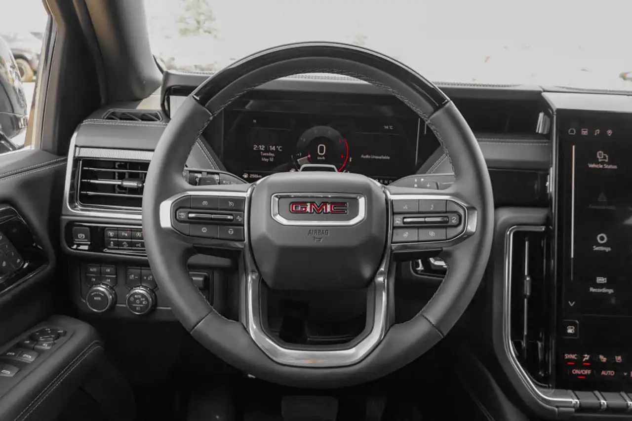 GMC Yukon снимка GMC Yukon