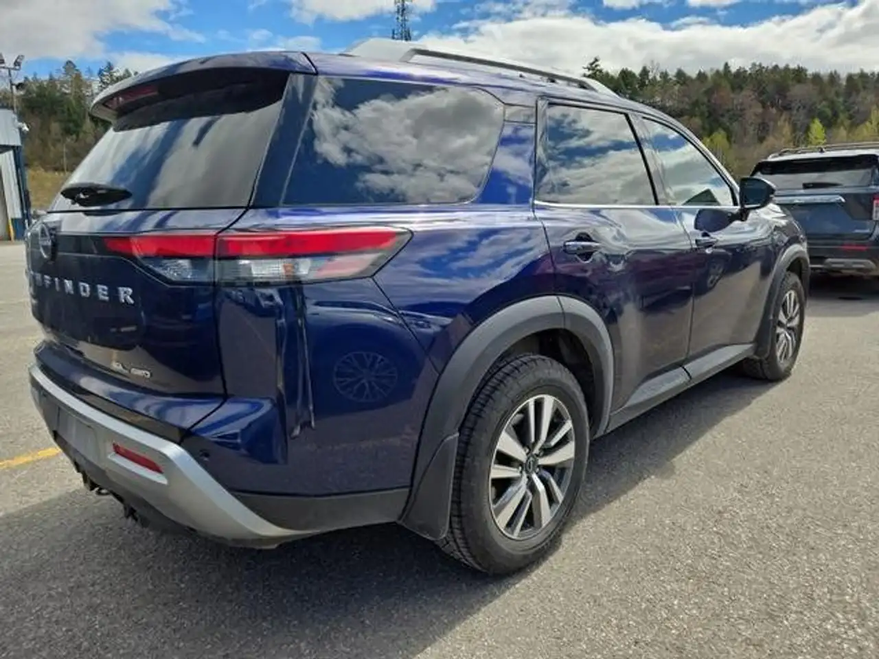 Nissan Pathfinder снимка Nissan Pathfinder