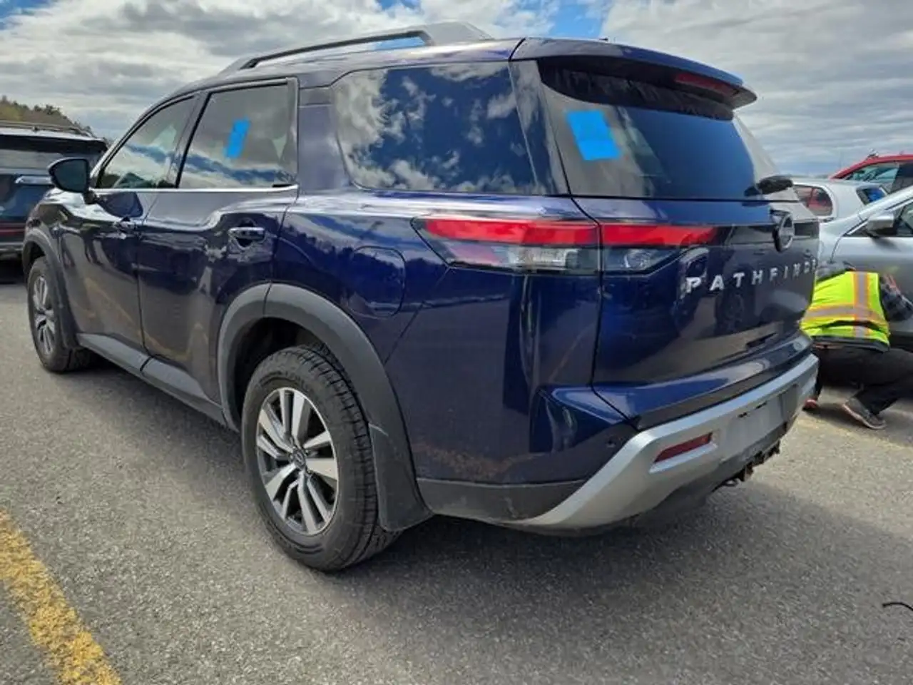 Nissan Pathfinder снимка Nissan Pathfinder