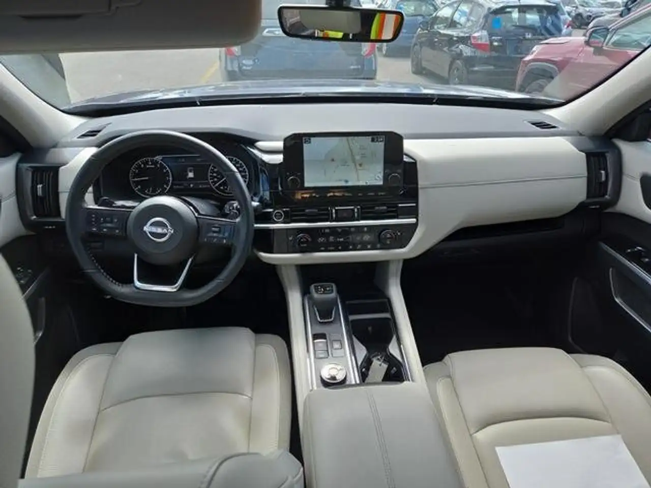 Nissan Pathfinder снимка Nissan Pathfinder
