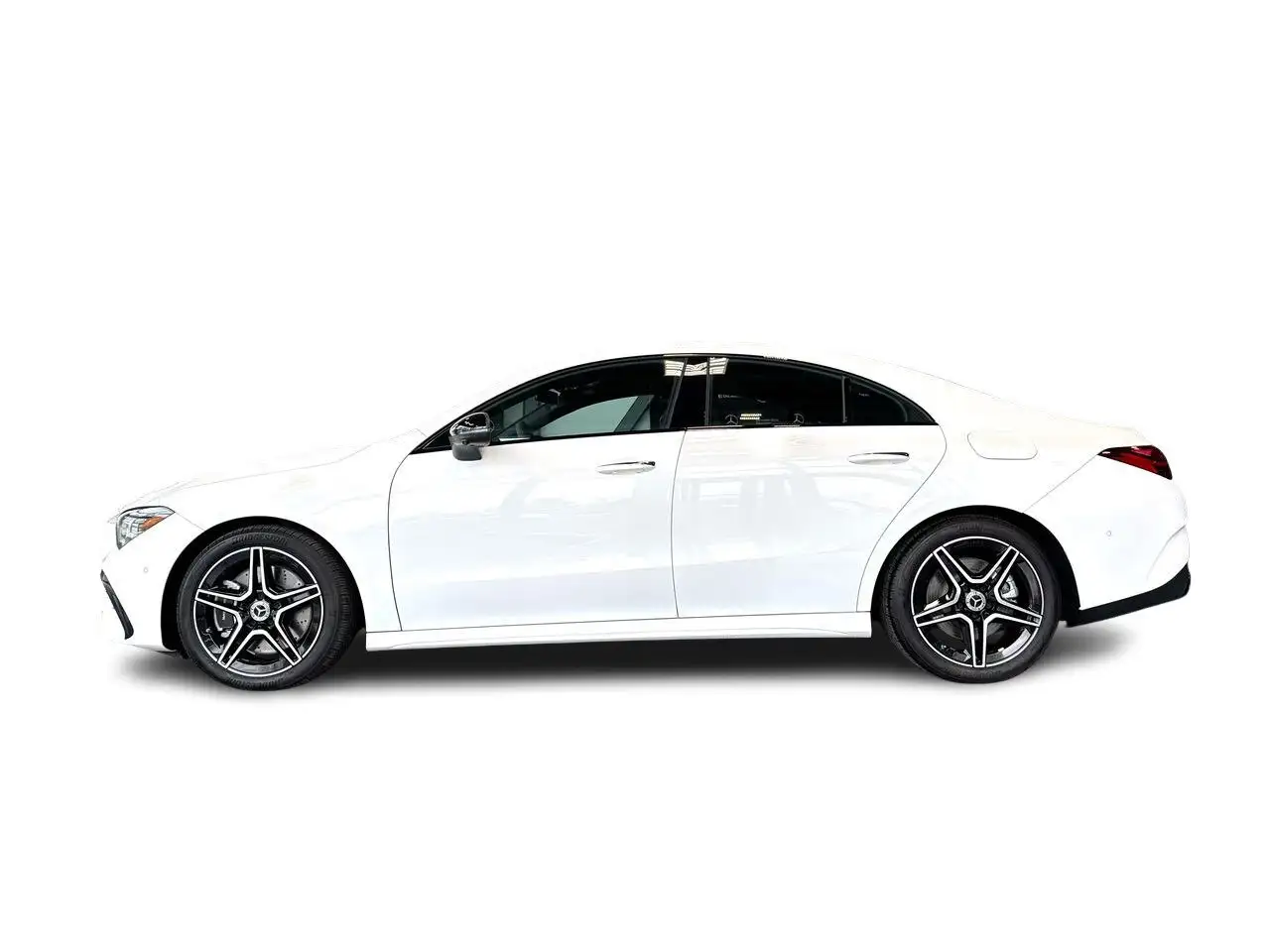 Mercedes-Benz CLA снимка Mercedes-Benz CLA