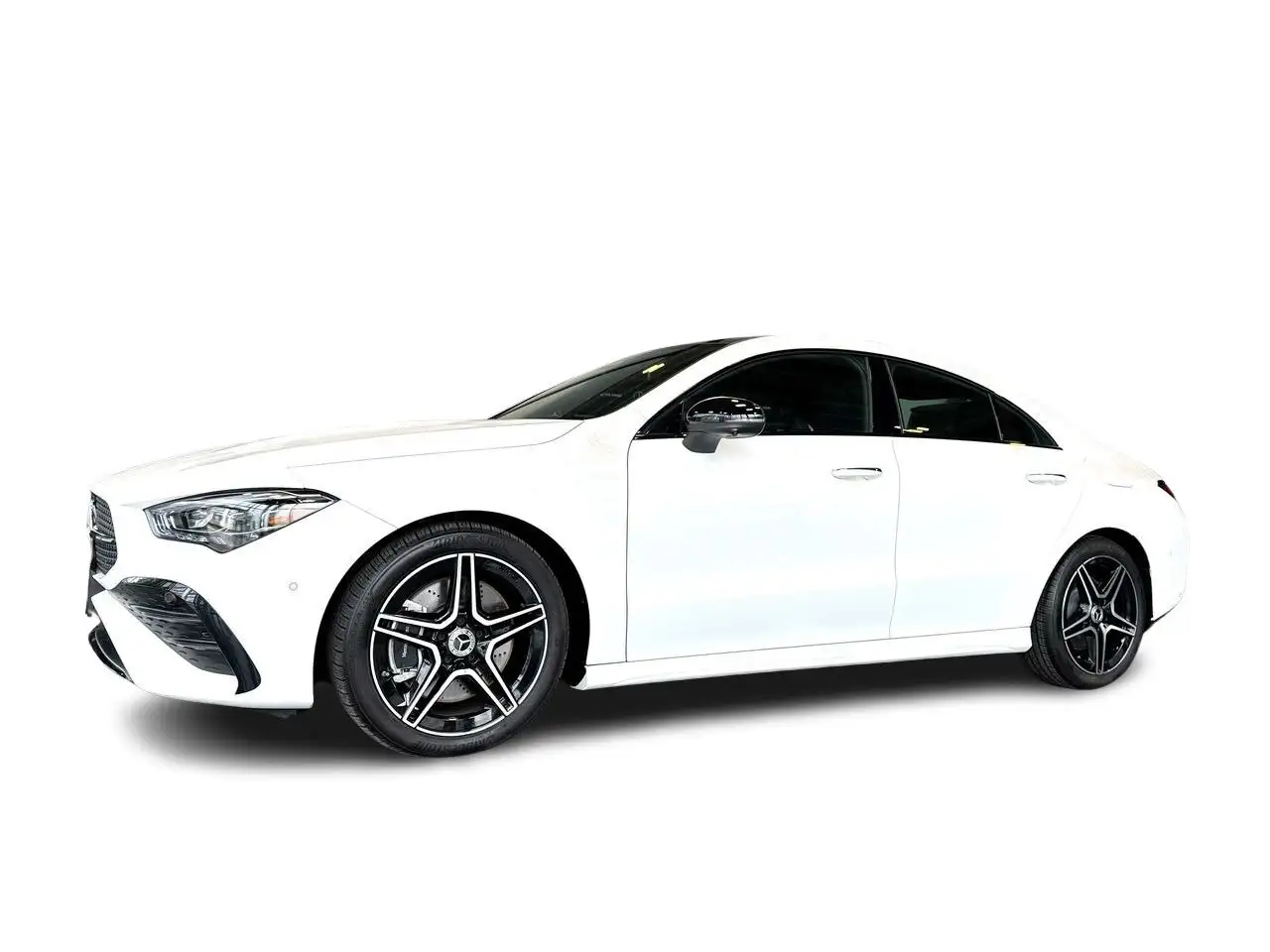 Mercedes-Benz CLA снимка Mercedes-Benz CLA